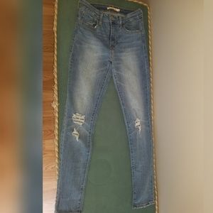 Levi Skinny High Rise Jeans